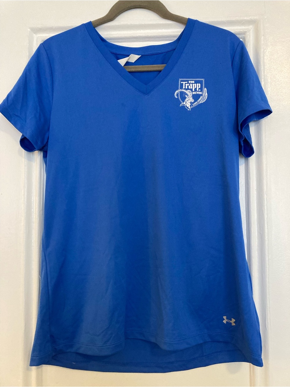 Von Trapp Brewing Vermont Ladies V-Neck Under Armour Blue Athletic Shirt Large